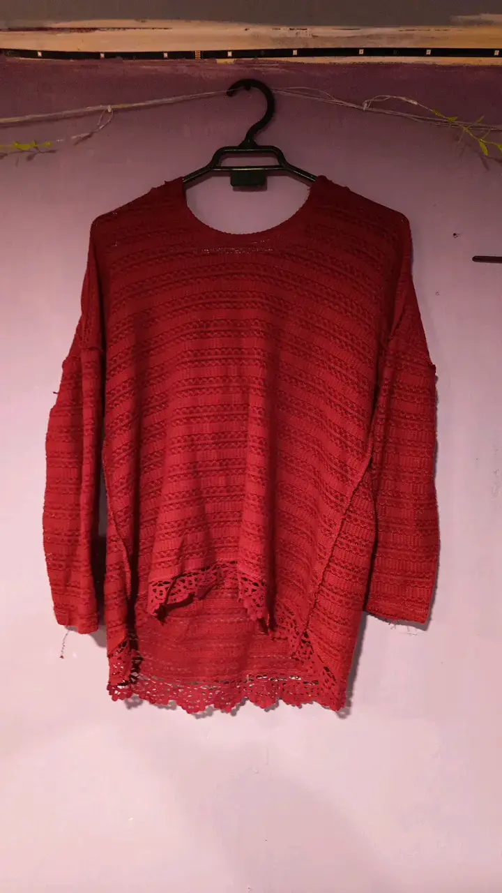 Suéter rojo de encaje para mujer - 1