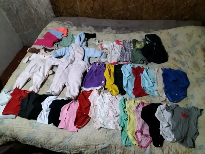 Lote de ropa de bebé variada - 1