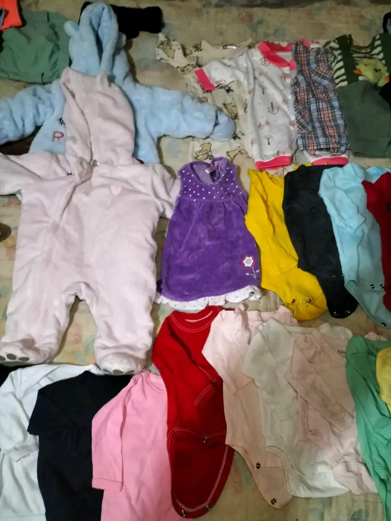 Lote de ropa de bebé variada - 2