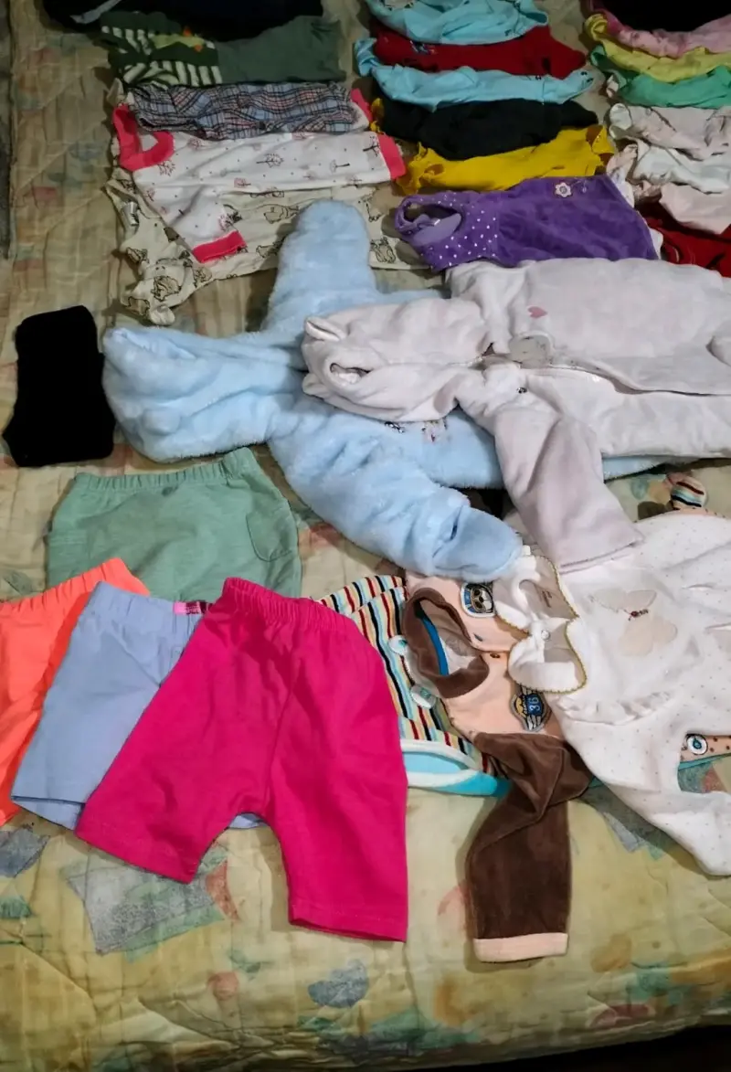 Lote de ropa de bebé variada - 3