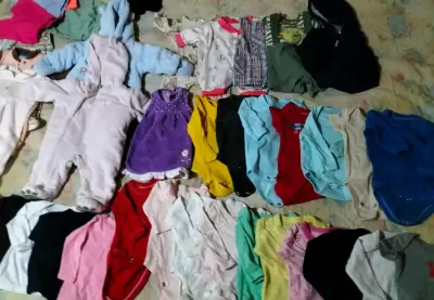 Lote de ropa de bebé variada - miniatura 6