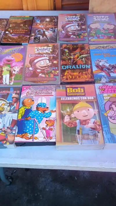 Colección de películas infantiles en VHS - miniatura 1