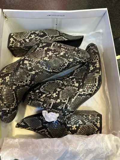 Botines Steve Madden Rookie Grey Snake - miniatura 6