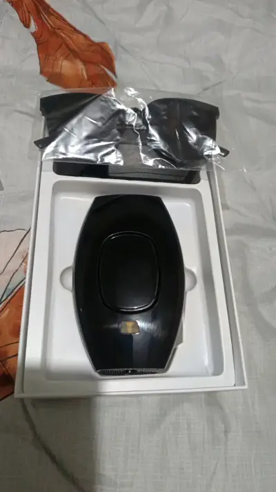 Depiladora láser IPL portátil negra - miniatura 1