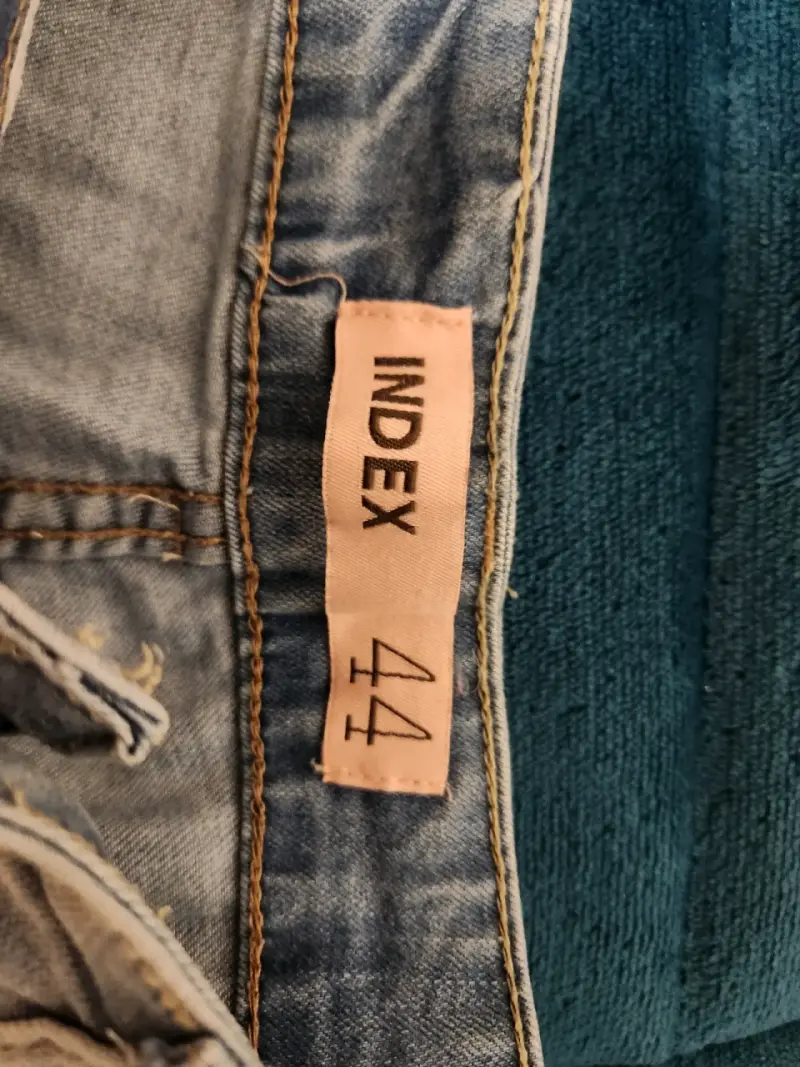 Shorts de mezclilla desgastados para mujer - 3