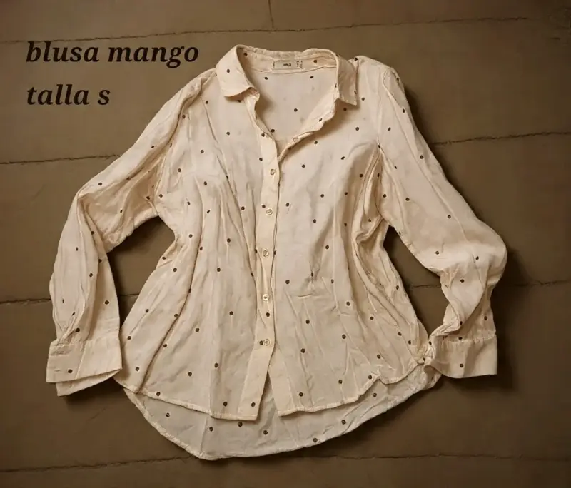 Blusa blanca mango con estampado de corazones - 3