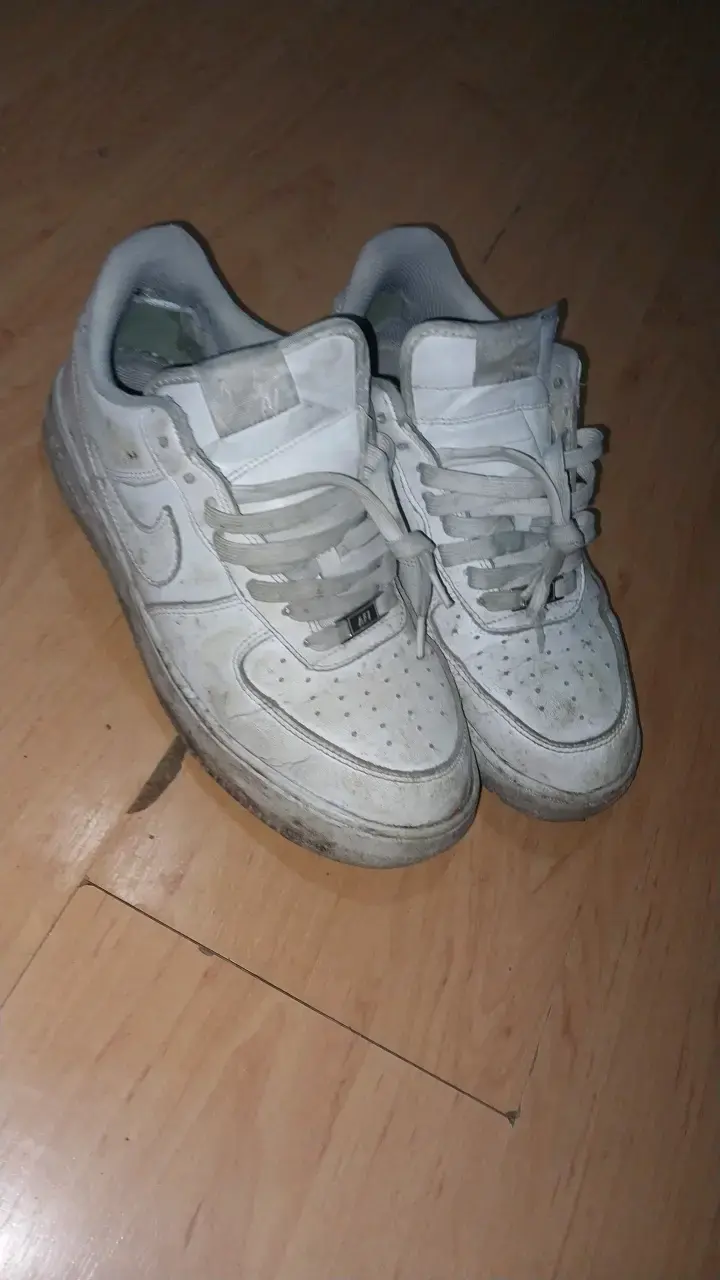 Zapatillas deportivas blancas Nike usadas
