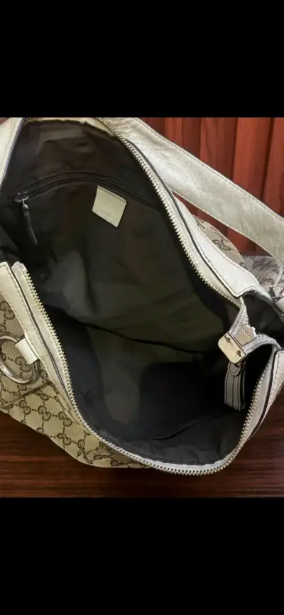 Bolso Gucci monograma beige elegante - miniatura 2