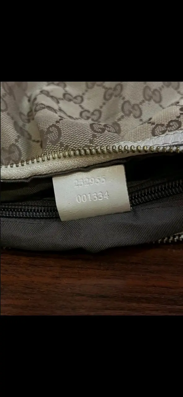 Bolso Gucci monograma beige elegante - 3