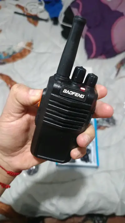 Radio portátil Baofeng BF-M77 con USB - miniatura 3
