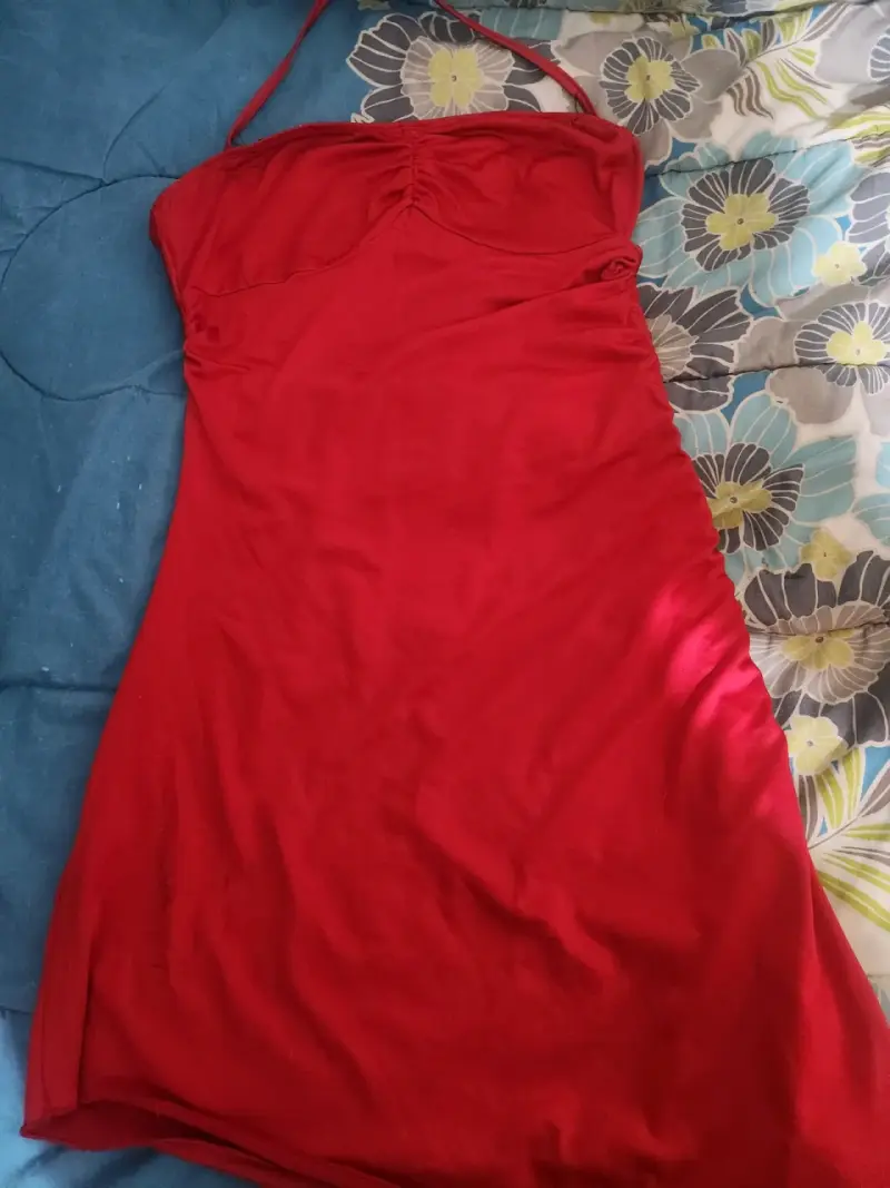 Vestido rojo asimétrico con tirantes - 2