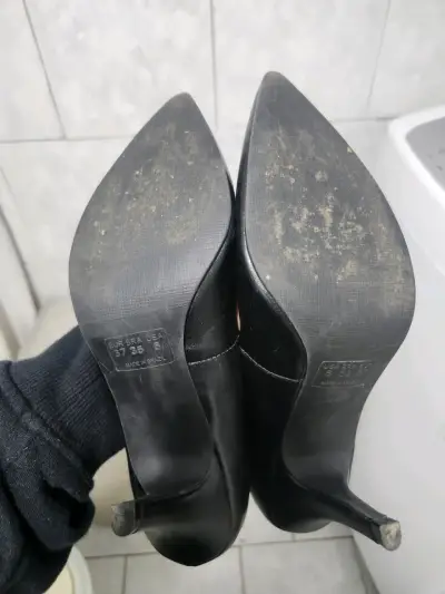 Zapatos de tacón negro elegante - miniatura 2