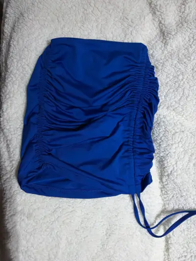 Falda azul fruncida - miniatura 2