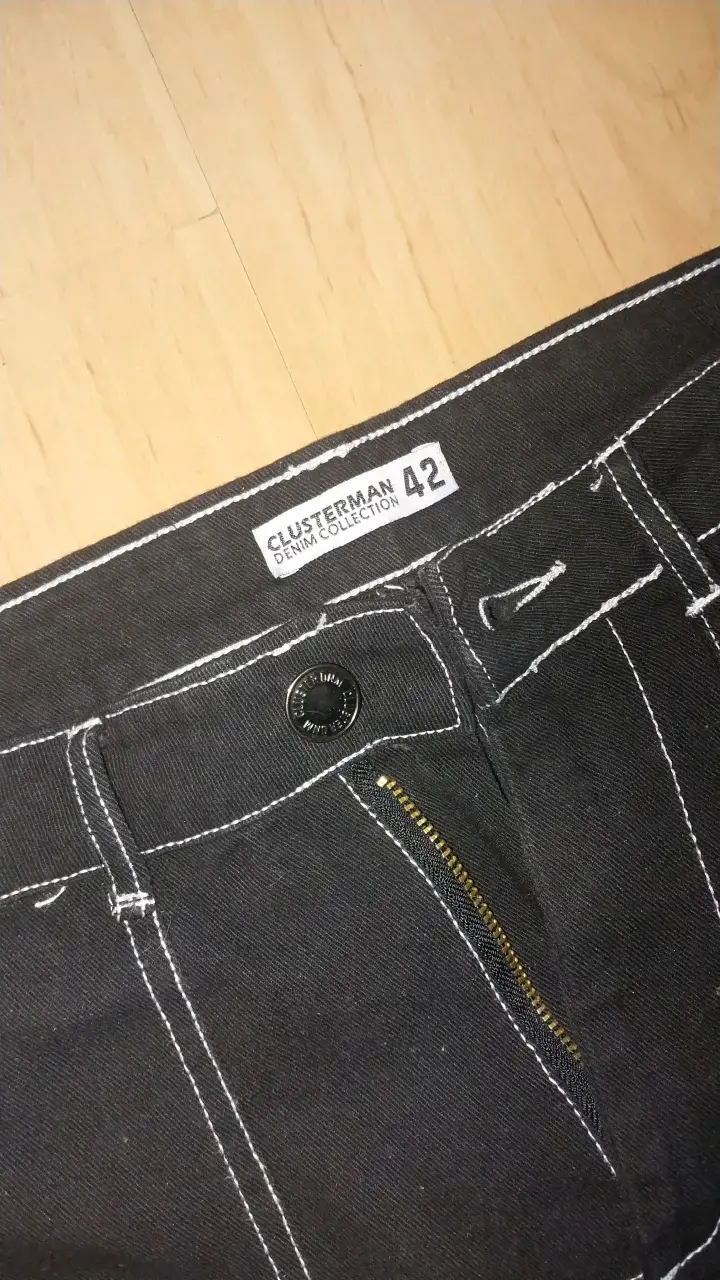 Pantalones cargo negros con costuras blancas - 2