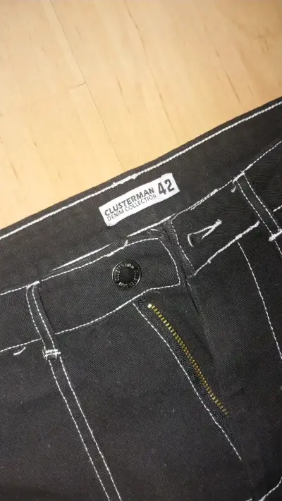 Pantalones cargo negros con costuras blancas - miniatura 2