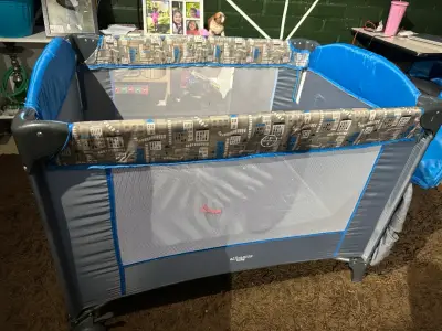 Cuna corral plegable azul con toldo - miniatura 5