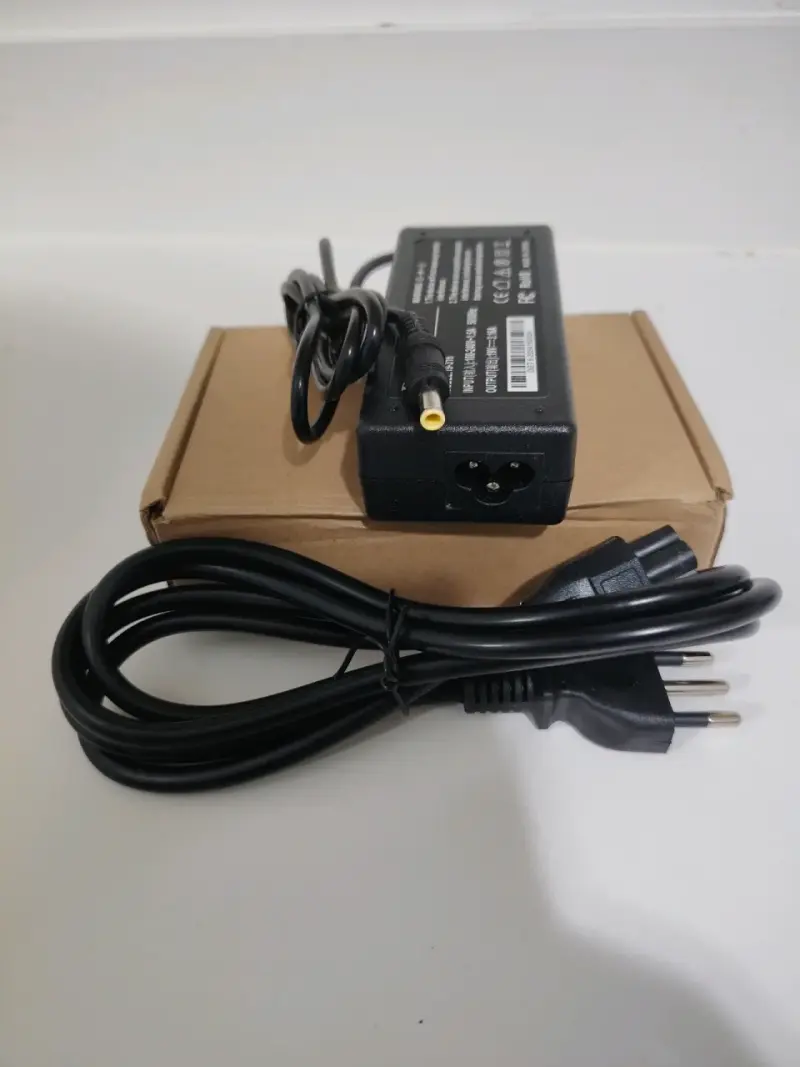 Cargador de Notebook Samsung con cable - 2