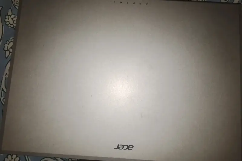 Notebook Acer con Windows 11 en buen estado - 2