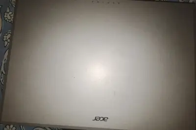 Notebook Acer con Windows 11 en buen estado - miniatura 2