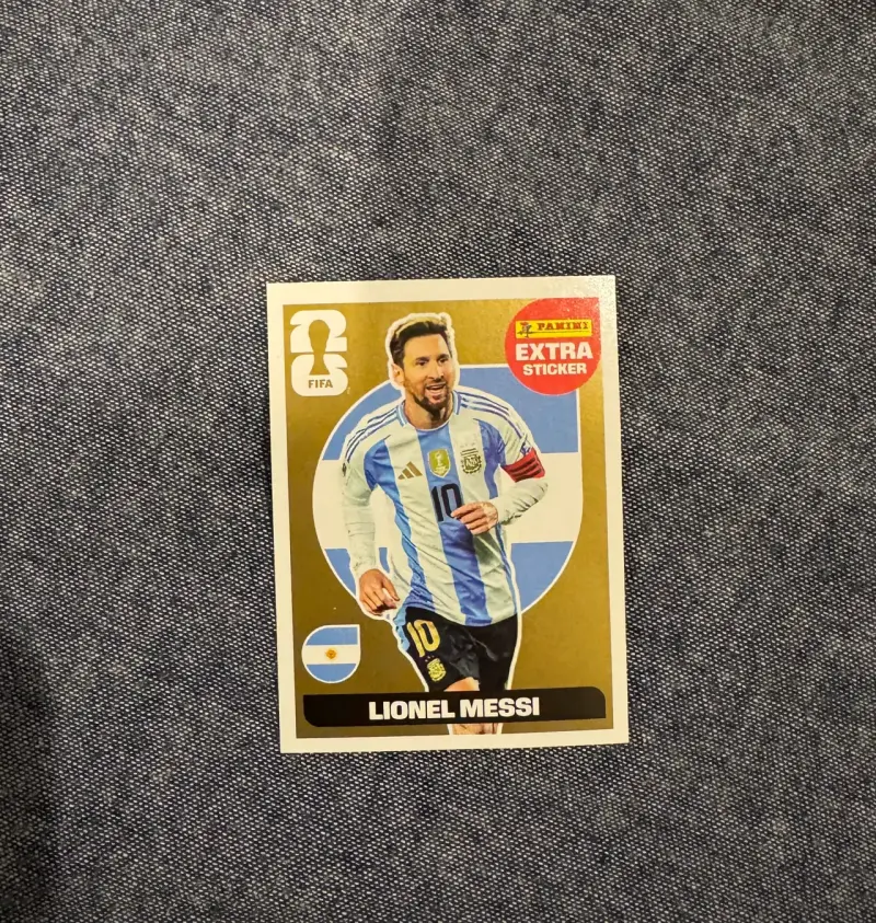 Extra Sticker - Panini FIFA Lionel Messi Gold