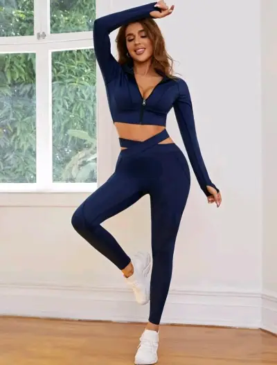 Conjunto deportivo azul marino para mujer - miniatura 1