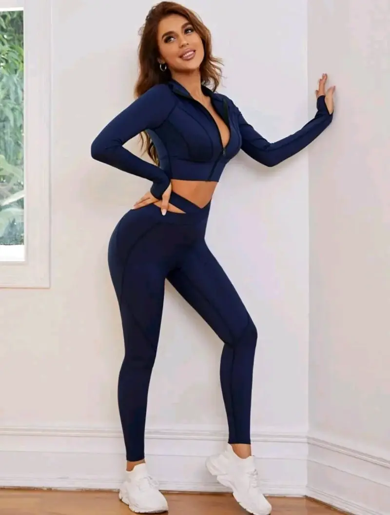 Conjunto deportivo azul marino para mujer - 4
