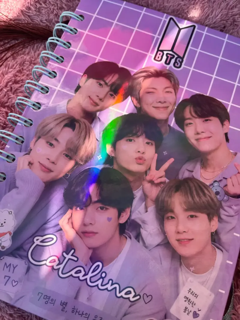 Cuaderno BTS con diseño de portada - 1