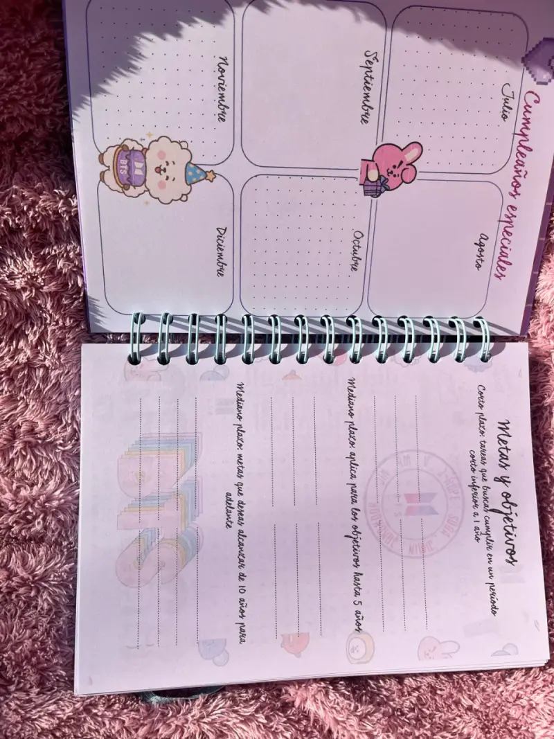 Cuaderno BTS con diseño de portada - 6