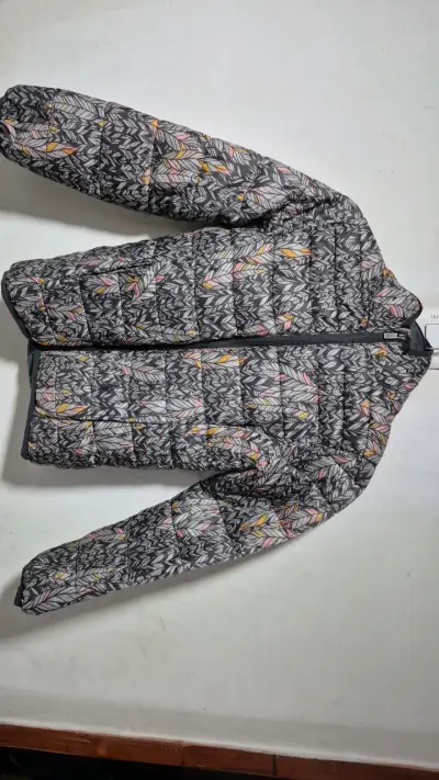 Chaqueta acolchada con diseño geométrico - miniatura 1