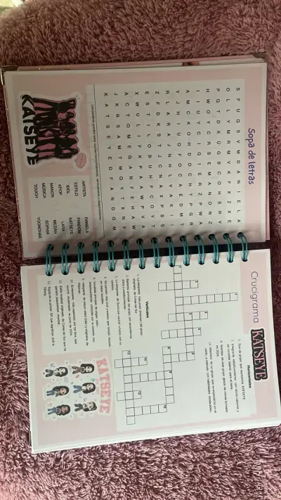 Cuaderno Katseye con diseño holográfico - miniatura 5