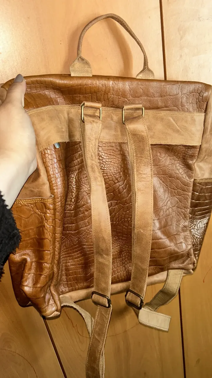 Mochila de cuero marrón estilo vintage - 2