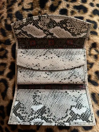 Cartera de mano/Billetera espaciosa The Sak - miniatura 3