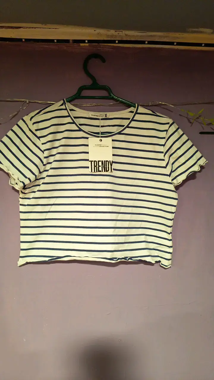 Polera rayada blanca y azul XL