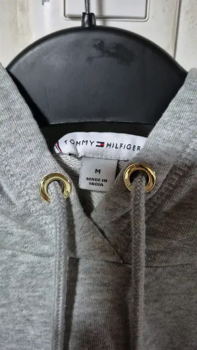 Polerón Tommy Hilfiger gris con capucha - miniatura 2
