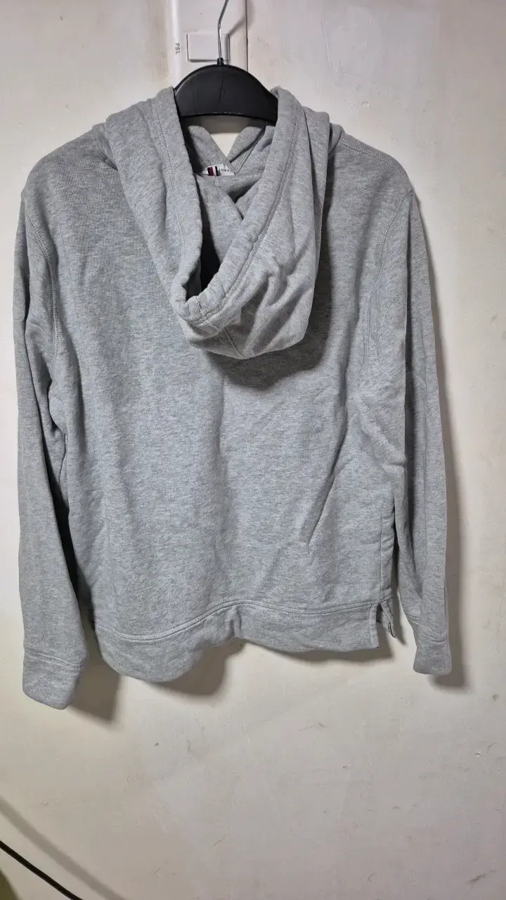 Polerón Tommy Hilfiger gris con capucha - 3