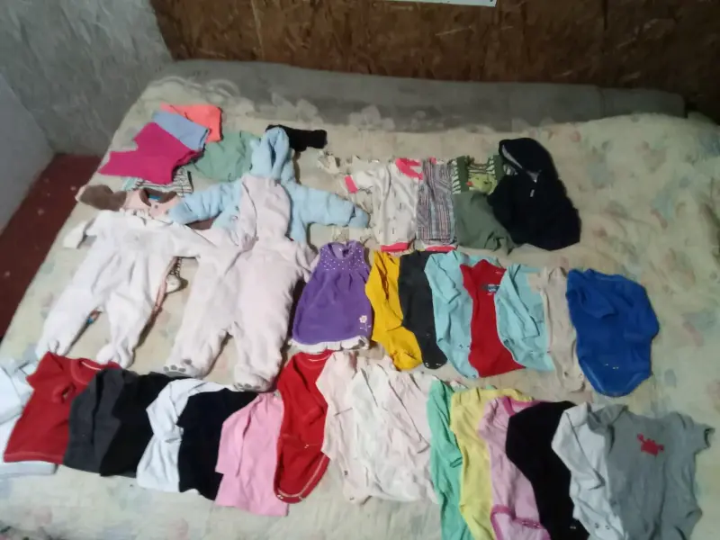 Lote de ropa de bebé variada - 1