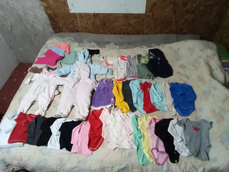 Lote de ropa de bebé variada - 2