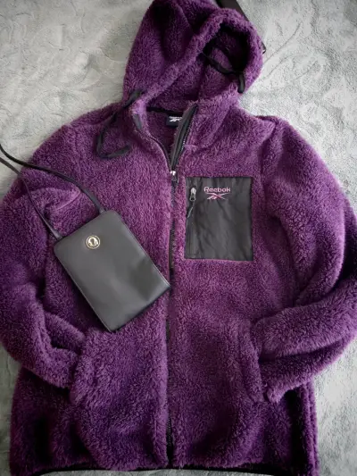 Chaqueta polar morada Reebok con capucha - miniatura 2