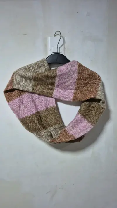 Bufanda de lana multicolor tejida a mano - miniatura 2