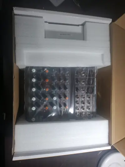 Mezclador Behringer Xenyx 1202SFX con USB - miniatura 2