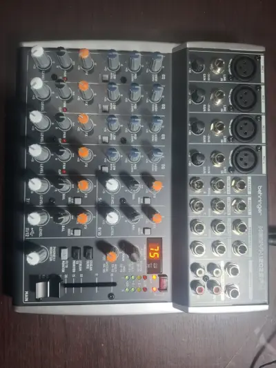 Mezclador Behringer Xenyx 1202SFX con USB - miniatura 6