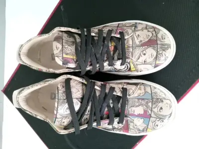 Zapatillas estampadas de cómic para hombre - miniatura 1