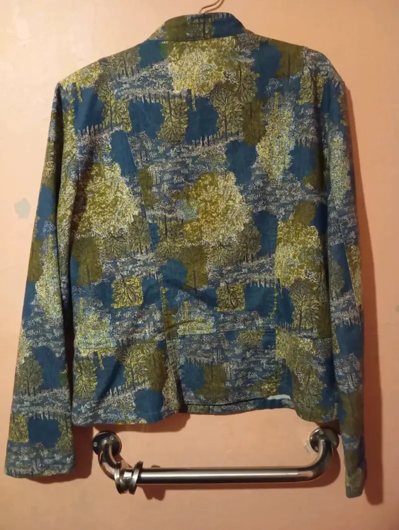 Chaqueta estampada de mujer en tonos verdes y azules - 2