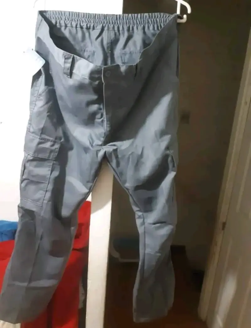 Pantalones cargo gris para hombre multiuso - 1