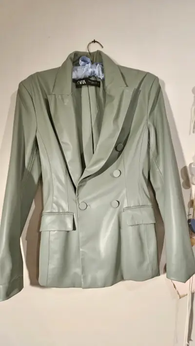 Blazer verde menta de cuero sintético Zara - miniatura 1