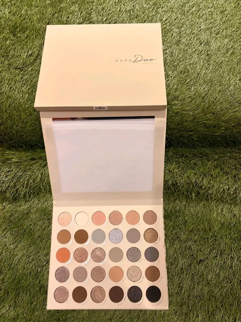 Paleta de sombras Kara Duo 35 colores