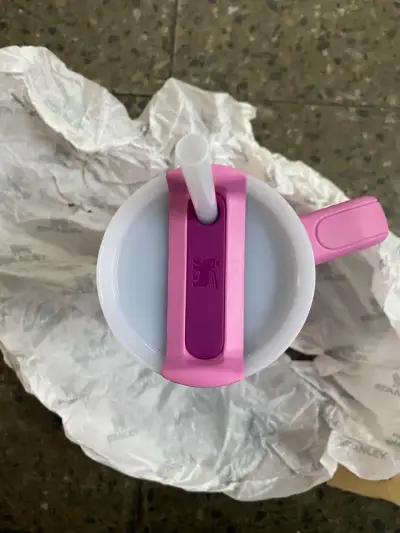 Vaso térmico Stanley rosa con tapa - miniatura 3