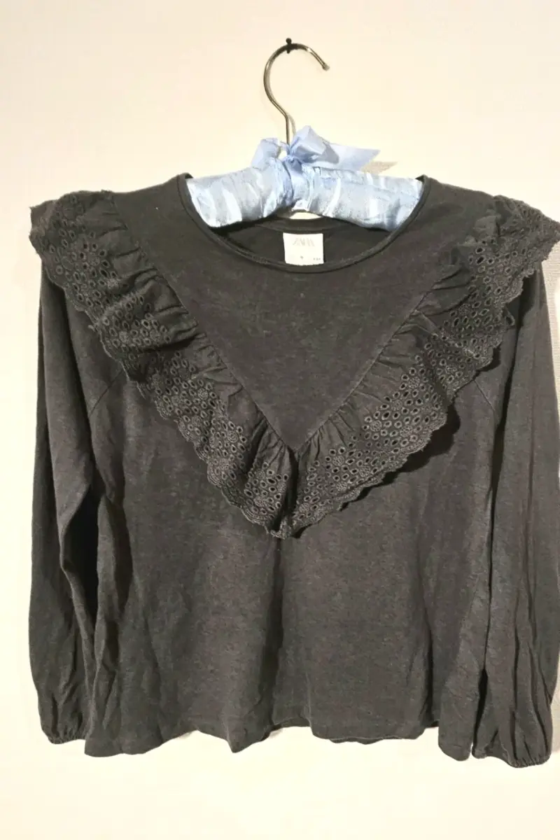 Infantil Polera negra con volantes Zara - 1
