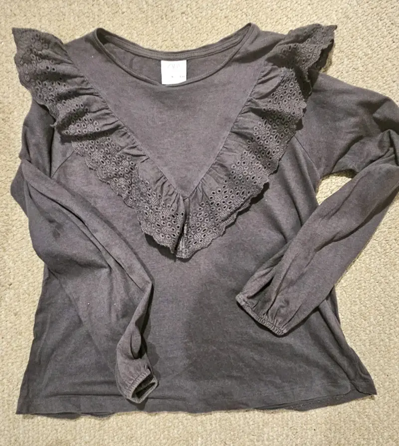 Infantil Polera negra con volantes Zara - 3