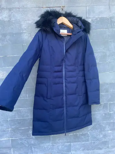 Parka azul con capucha de pelo sintético - miniatura 3